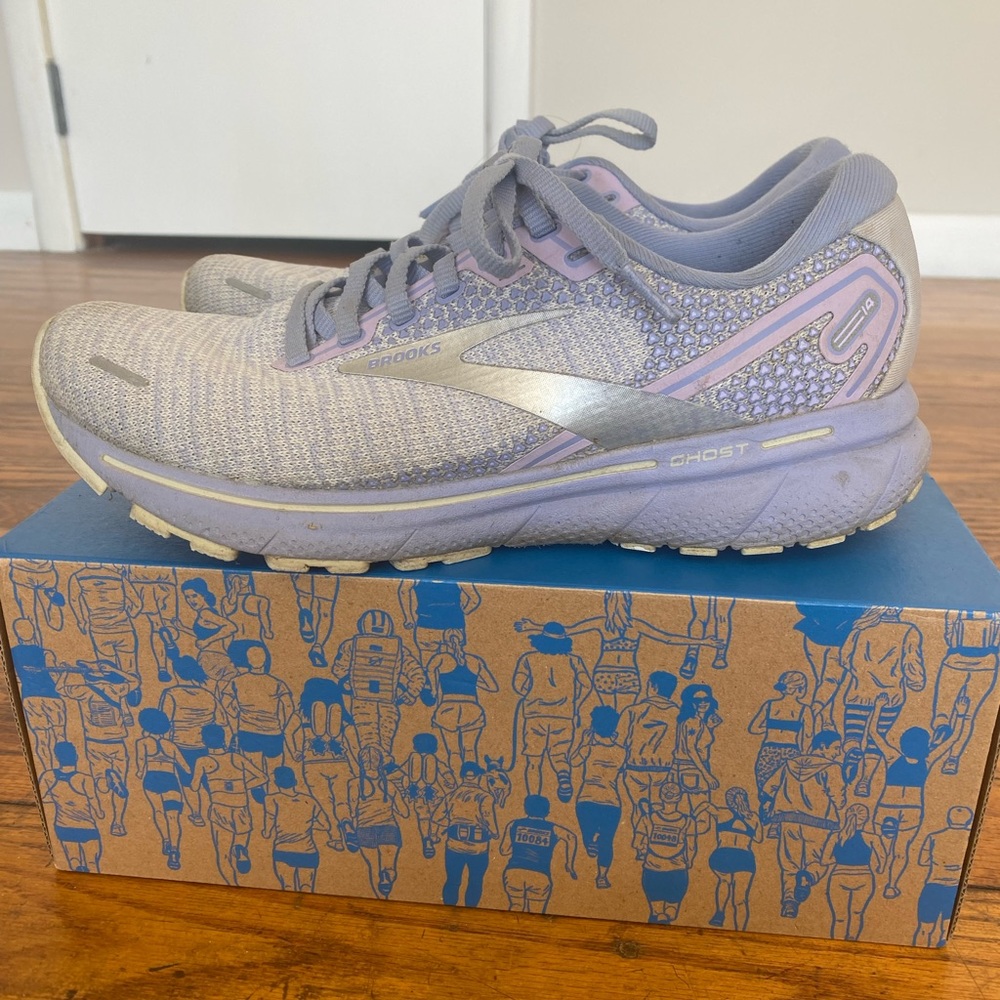 Brooks ghost 11 size 7 USED
